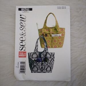 BUTTERICK B5741 EASY Tote With Front, Back, & Side Pockets. YES! It's EASY